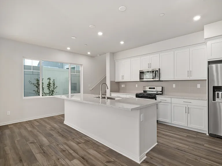 1523 Wingwood Ln — Photo 4