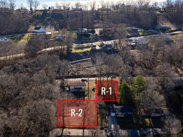 301 Dempsey Ln, Rossville, GA 30741
