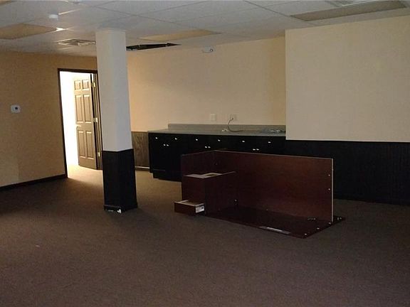5th image of 324 Pike St