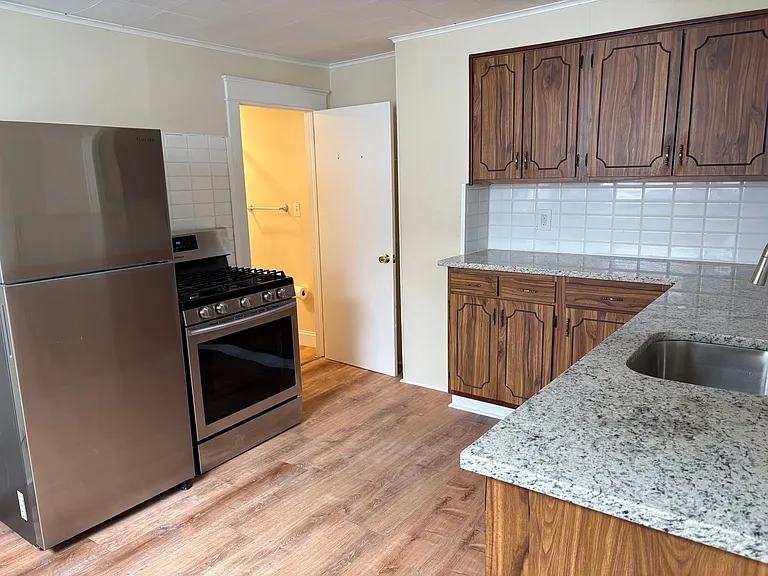234 Franklin St — Photo 10