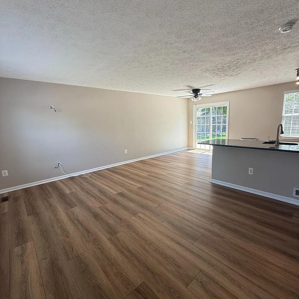 3 bed, 1432 sqft, $2,650 — Photo 3