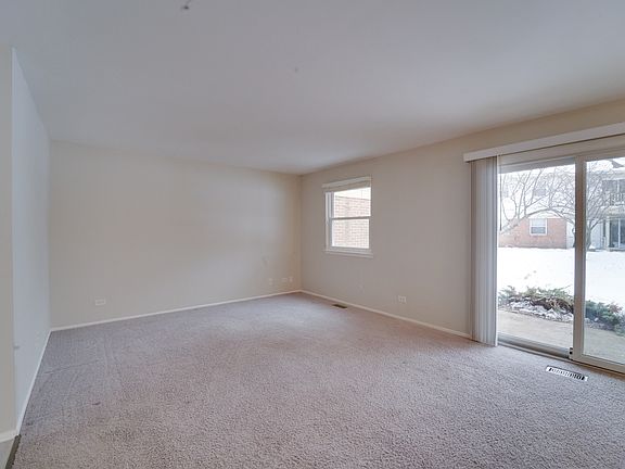 5th image of 160 Stirling Ln Unit X1