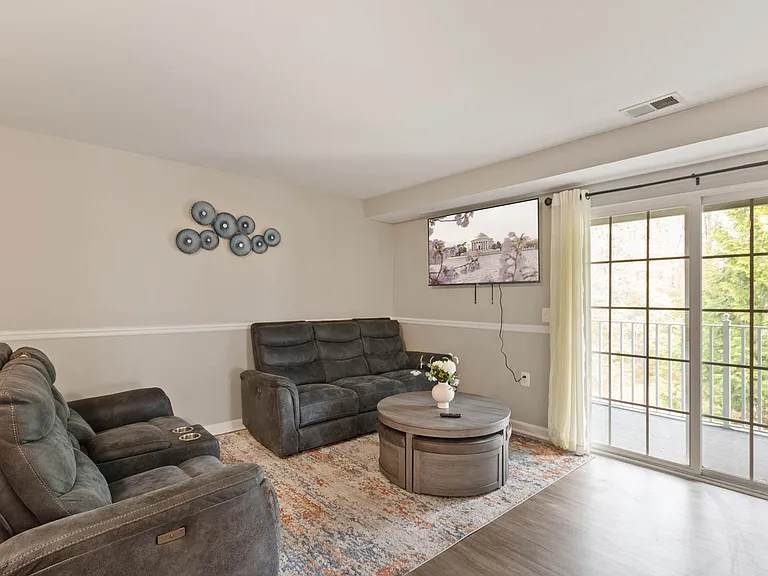503 Garrison Woods Dr #313 — Photo 1