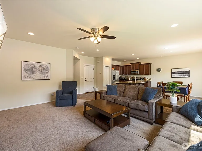 6605 Svea Ct NE — Photo 11