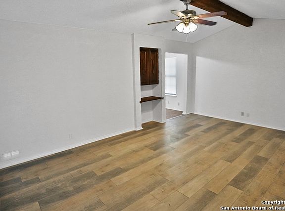 4th image of 215 Birchwood Dr