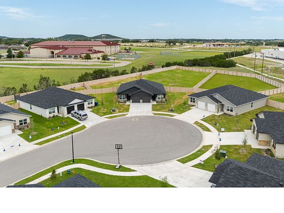 2nd image of 1106 Lindsey Dr Unit A
