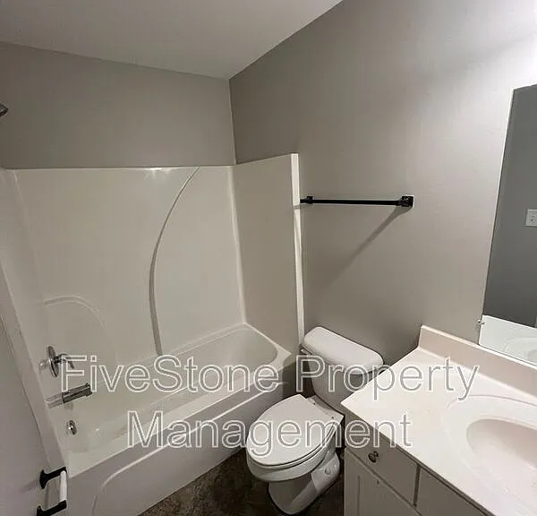 3805 Lake Park Cv — Photo 8
