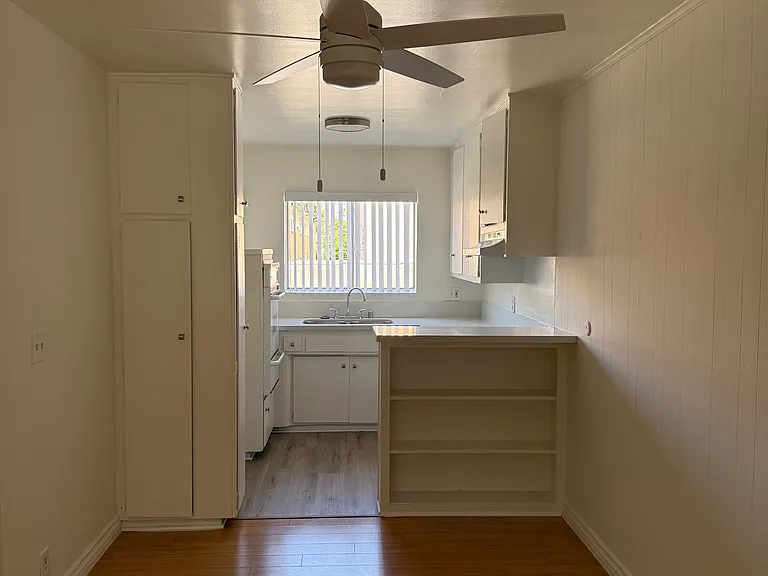 17830 Magnolia Blvd #5 — Photo 9