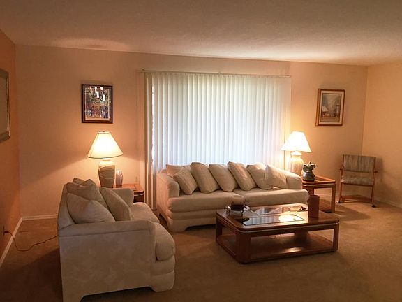 2nd image of 4940 Arundel Ct