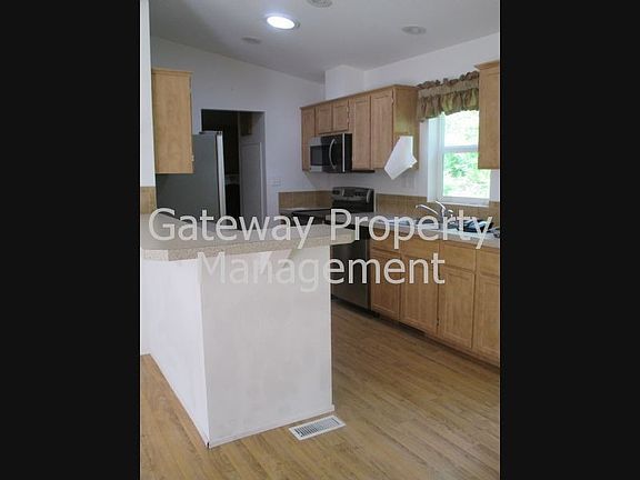 5th image of 150 SE Lazy Dog Ln