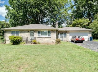 2009 Auburn Dr, Shively, KY 40216