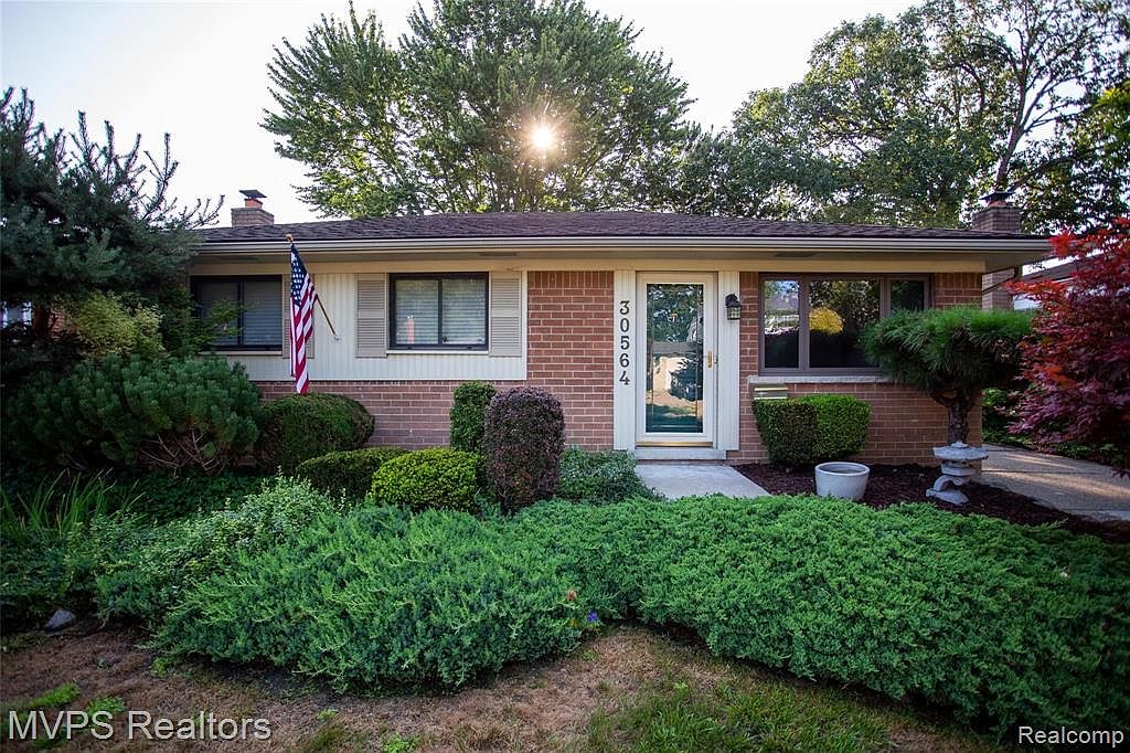 30564 Indigo St, Roseville, MI 48066 Zillow