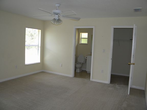 3rd image of 1019 Aster St