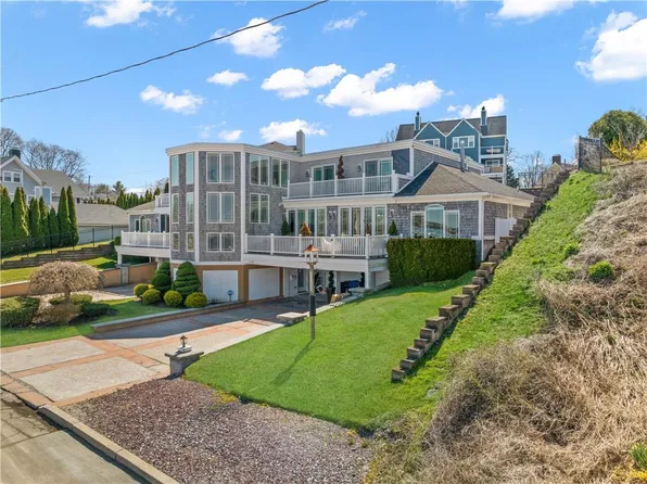 1543 Narragansett Blvd, Providence, RI 02905