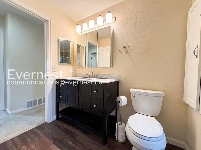 9225 Clermont Dr — Photo 11
