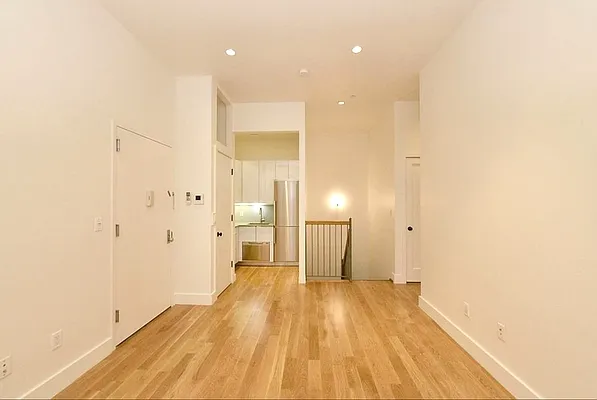 Rented by REAL New York | media 11