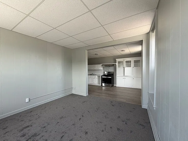 113 E Milwaukee St — Photo 17