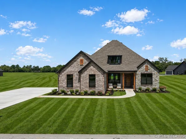 16321 E 101st St, Owasso, OK 74055