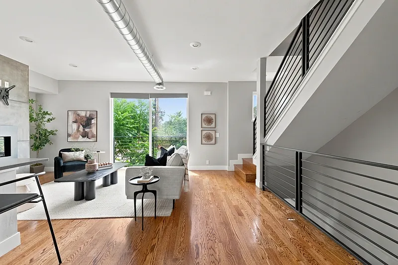 2 bed, 3.0 bath, 1346 sqft, $3,300 — Photo 4