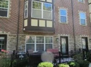 102 S Myrtle Ave, Villa Park, IL 60181