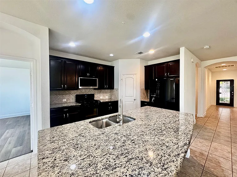 3032 Angelina Ct — Photo 6