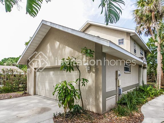 3rd image of 4907 32nd Avenue Dr W