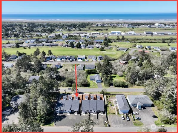 611 Sunset Avenue NE, Ocean Shores, WA 98569