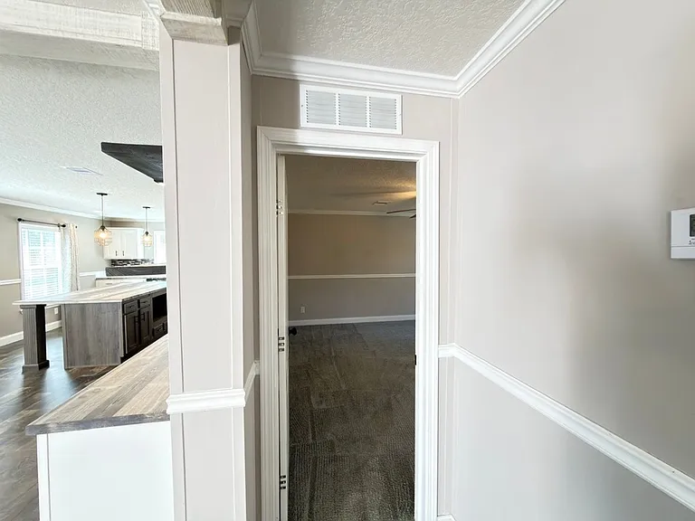 55 Oak Ave — Photo 25