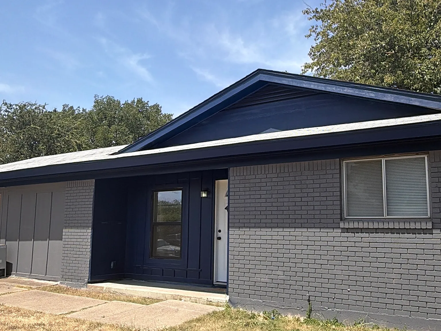 3 bed, 1182 sqft, $1,800 — Photo 1