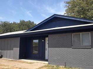 1621 Gill St, Blue Mound, TX 76131