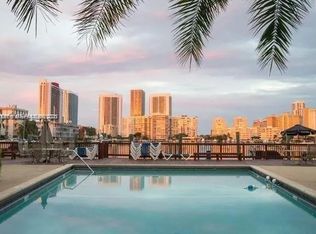462 Golden Isles Dr APT 202, Hallandale, FL 33009