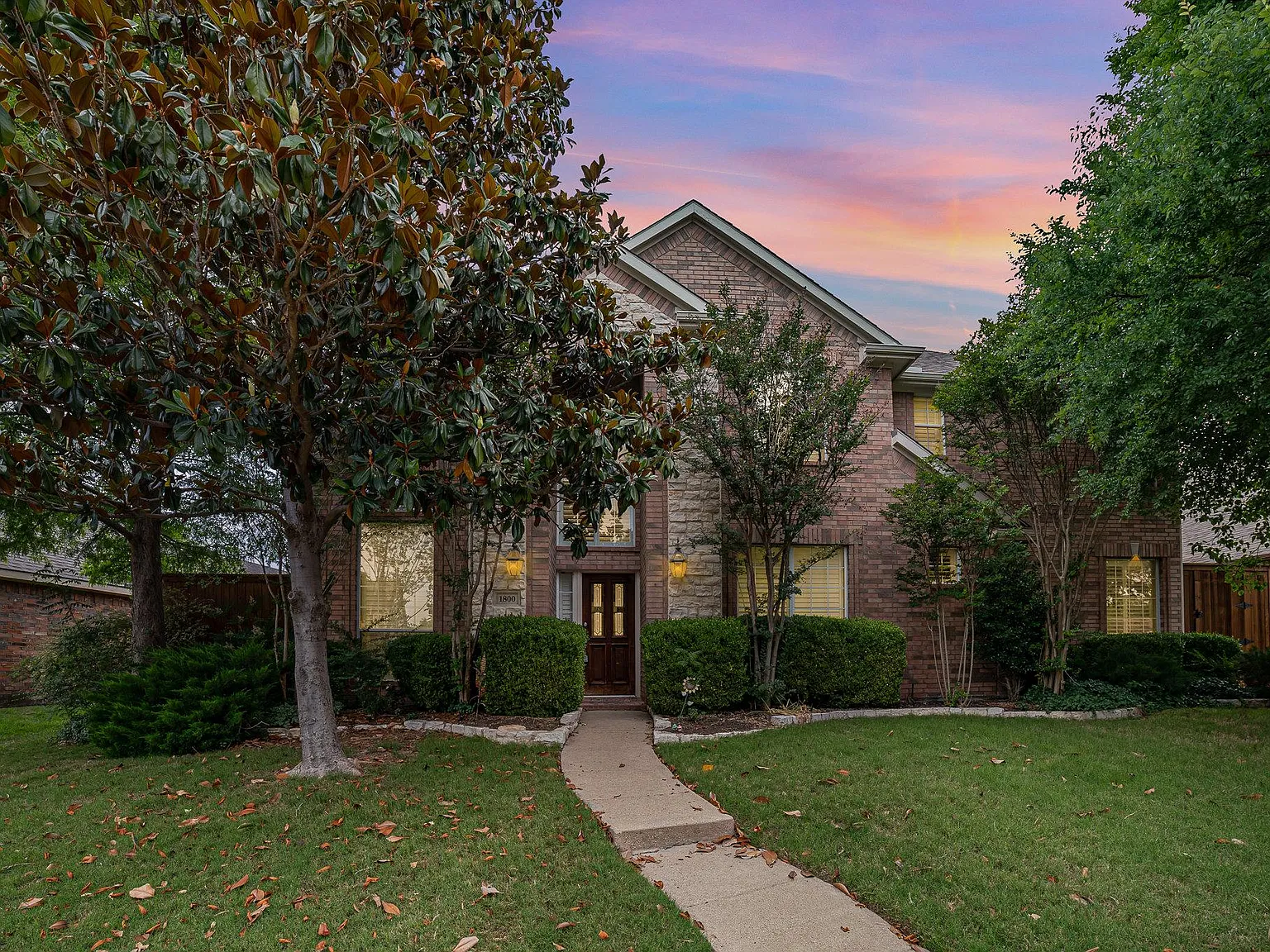 1800 Montura Ln — Photo 3