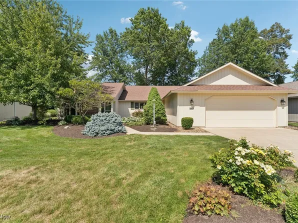 32474 Bluffstone Cir, North Ridgeville, OH 44039