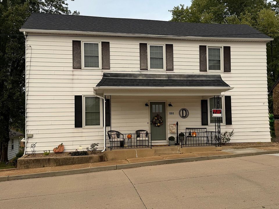 1st image of 109 E Main St
