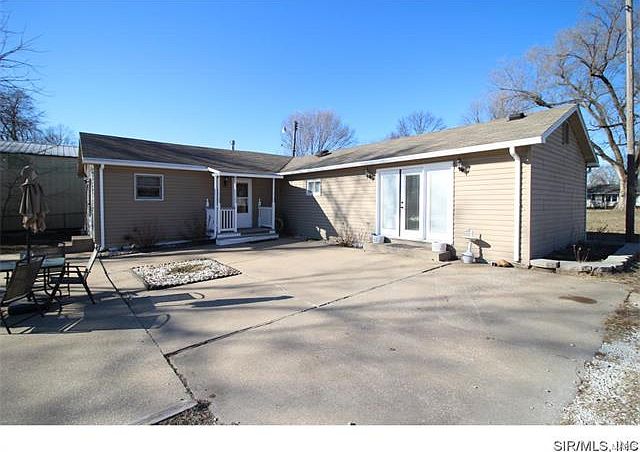 1st image of 5056 Lakeview Dr
