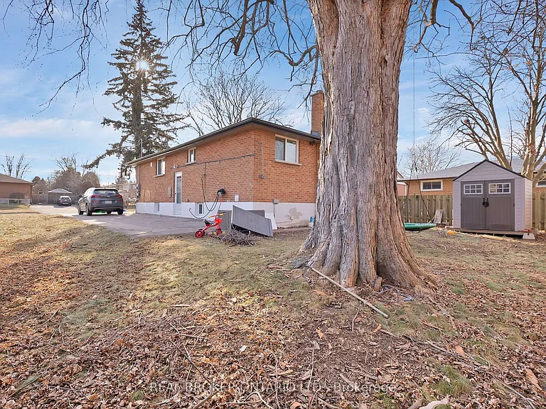744 Olive Ave #BASEMENT — Photo 26