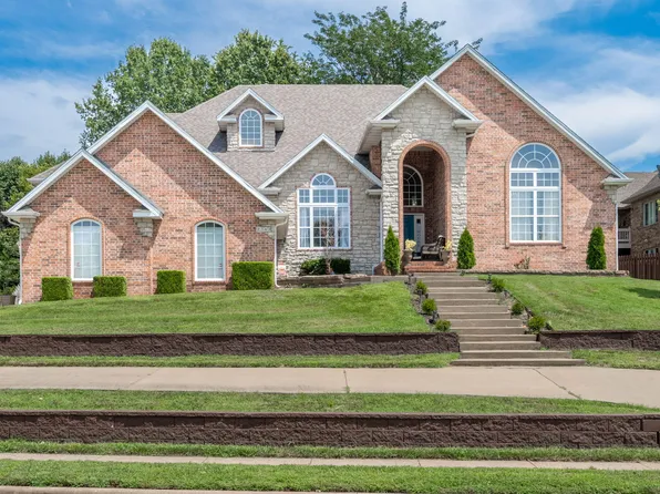 2364 S Forrest Heights Avenue, Springfield, MO 65809
