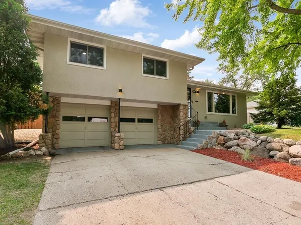 6312 Ashcroft Ln, Edina, MN 55424