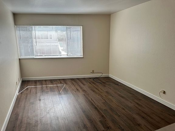 5th image of 2826 Telegraph Ave APT 1