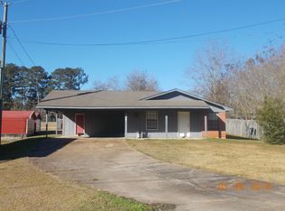 579 Center Ave S, Philadelphia, MS 39350