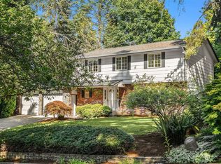 20330 42nd Ave NE, Lake Forest Park, WA