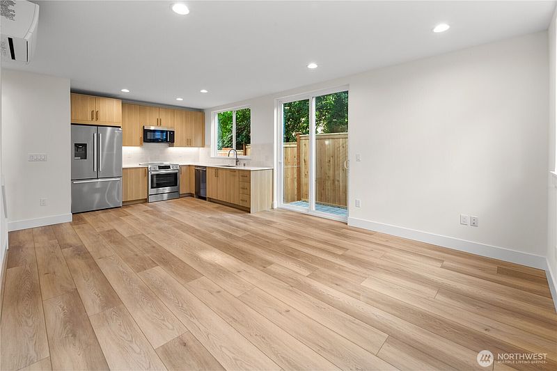 2nd image of 615 18th Avenue E