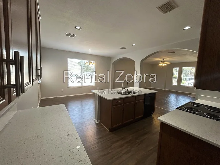 5438 Jacob Dr — Photo 3