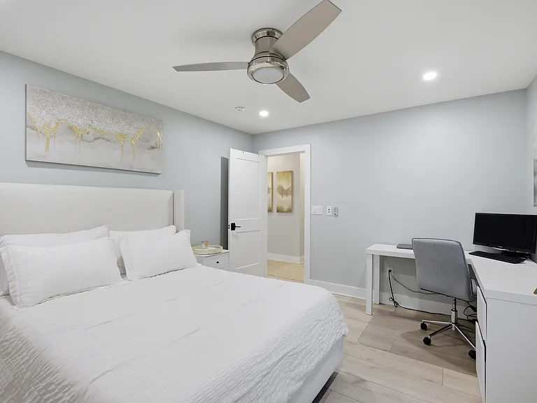 15928 Henry Ln — Photo 19