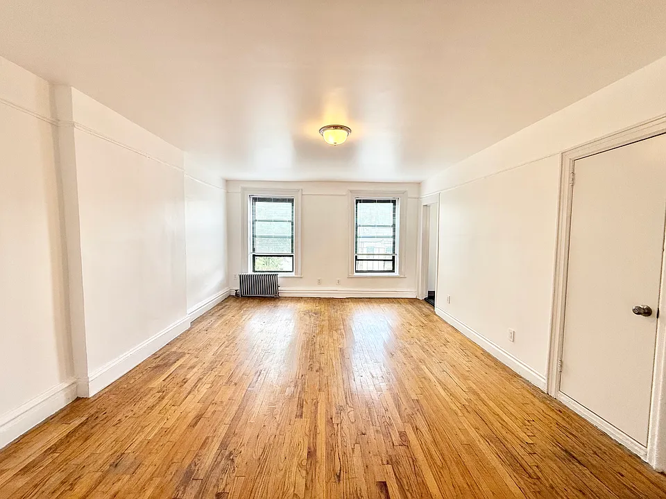 470 Henry St #3