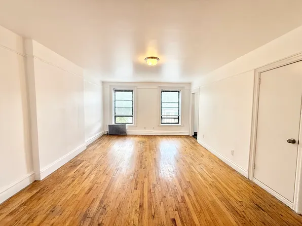 470 Henry Street image 1 of 17