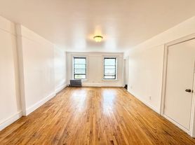 470 Henry St, Brooklyn, NY