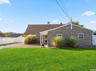 26 Charter Rd, Selden, NY 11784