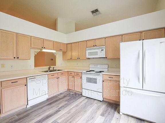 5th image of 278 Hanging Moss Cir