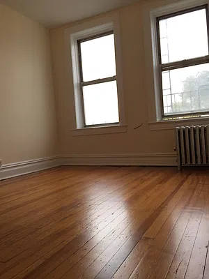 Rented by Metroline Realty | media 4